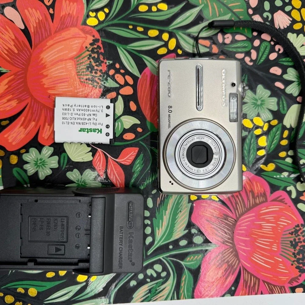 Olympus‎ FE-280 Digital Camera – Compact Point-and-Shoot Camera